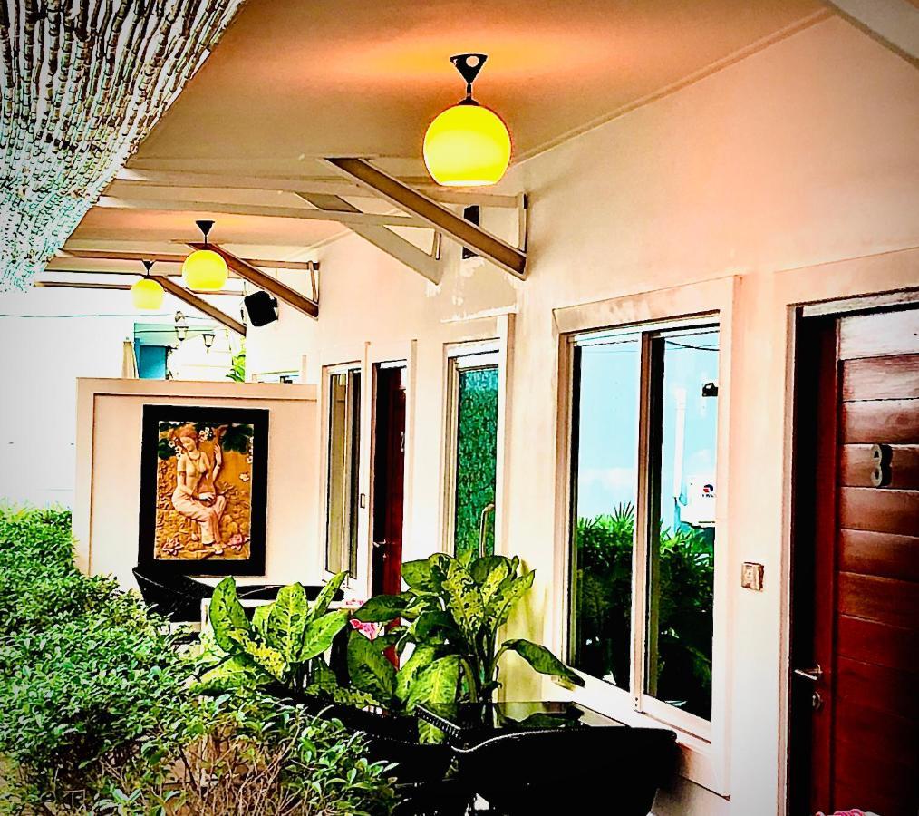 Koh Larn White House Hotel Ngoại thất bức ảnh