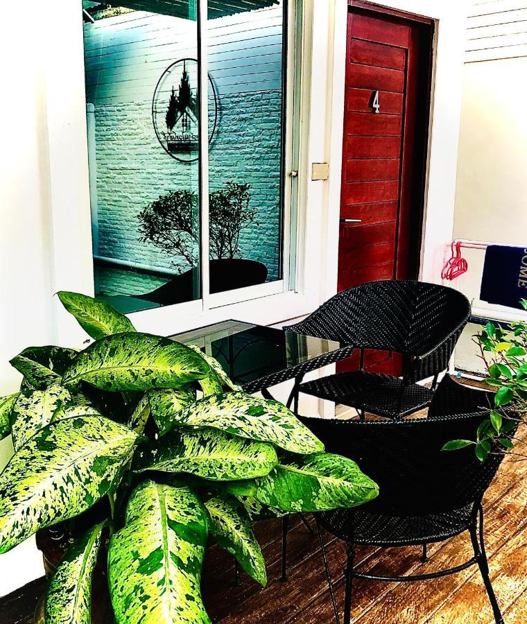 Koh Larn White House Hotel Ngoại thất bức ảnh