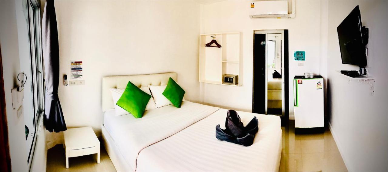 Koh Larn White House Hotel Ngoại thất bức ảnh