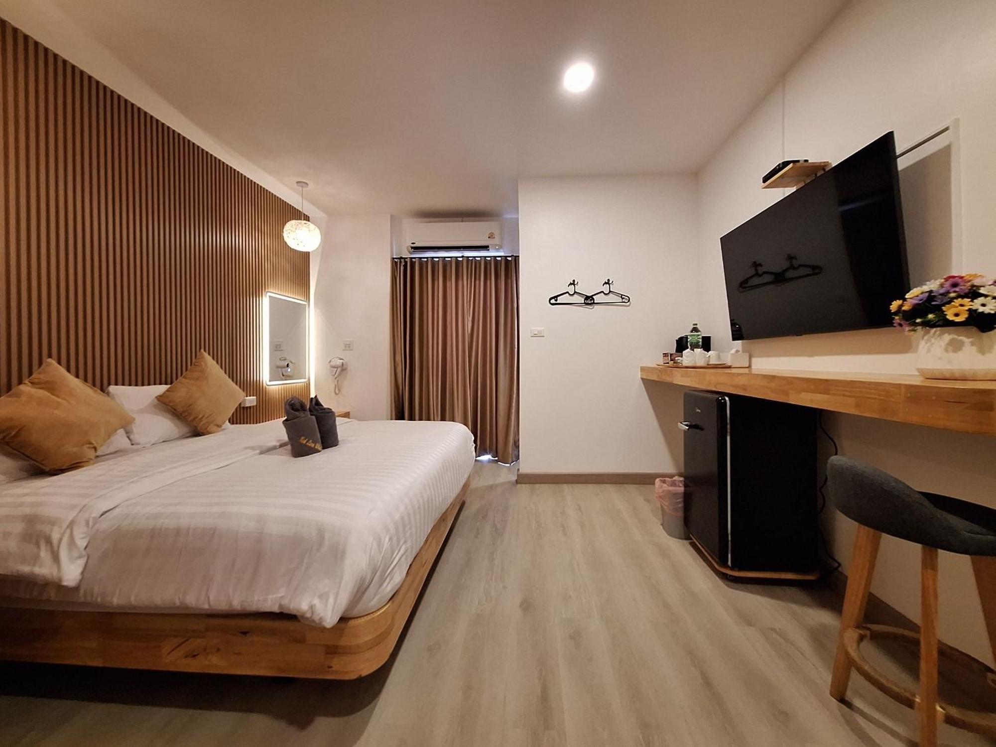 Koh Larn White House Hotel Ngoại thất bức ảnh