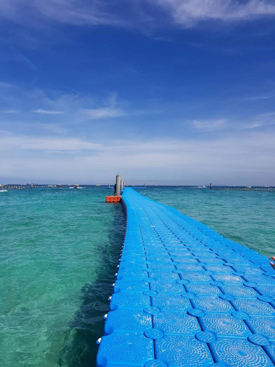 Koh Larn White House Hotel Ngoại thất bức ảnh